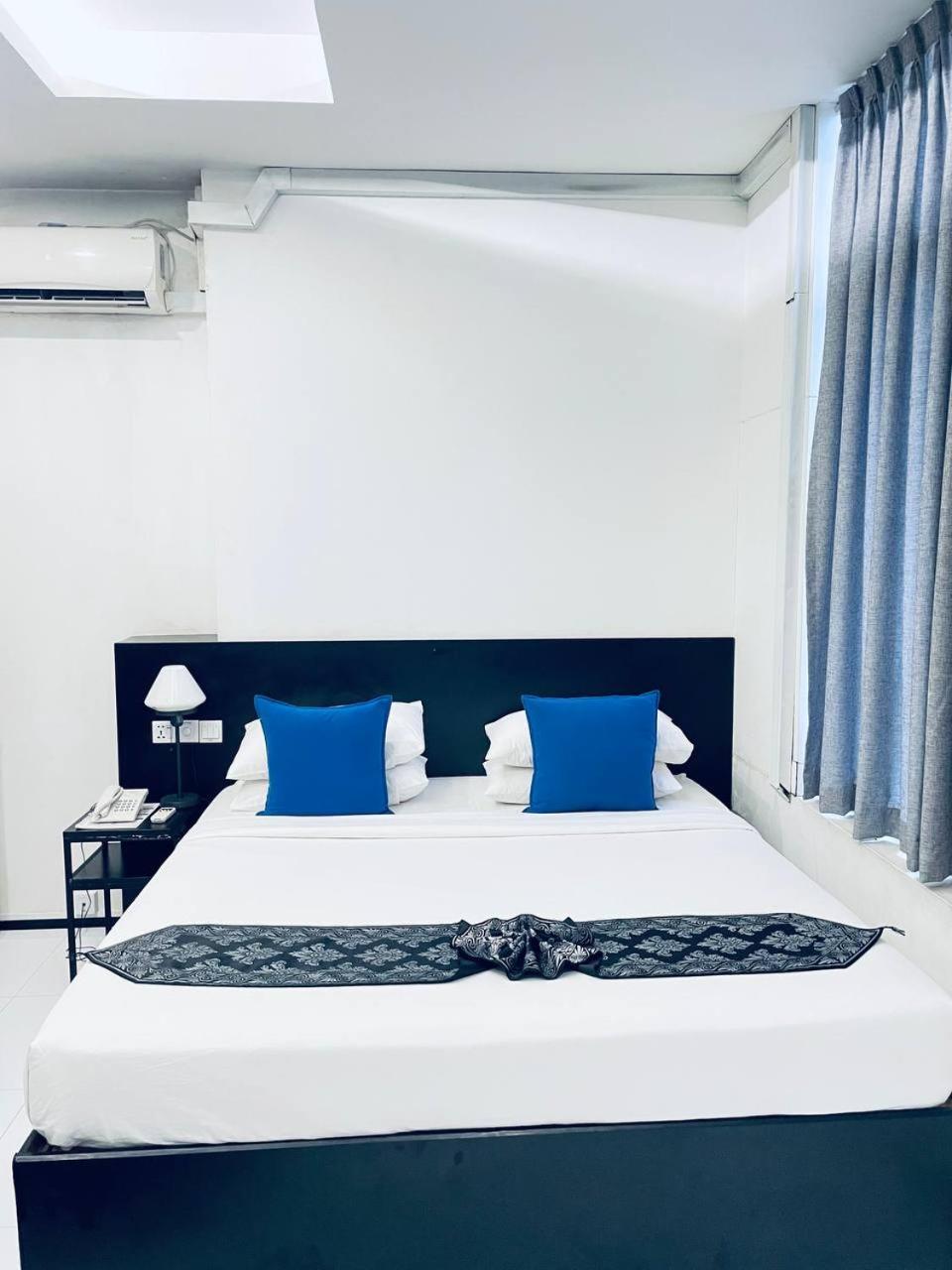 Yama Hotel & Rooftop Bar Γιανγκόν Εξωτερικό φωτογραφία