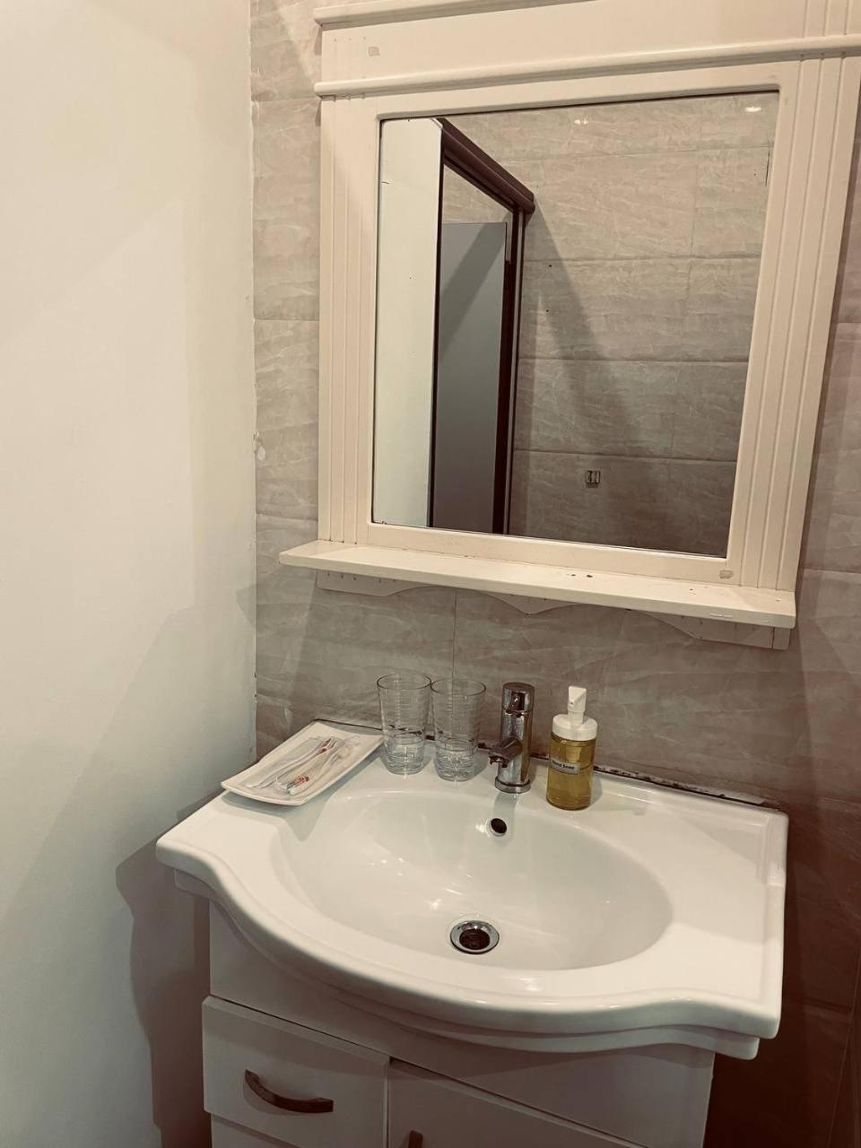 Yama Hotel & Rooftop Bar Γιανγκόν Εξωτερικό φωτογραφία
