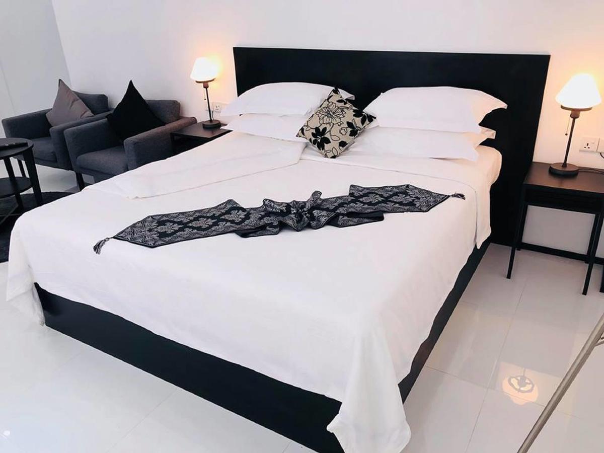Yama Hotel & Rooftop Bar Γιανγκόν Εξωτερικό φωτογραφία