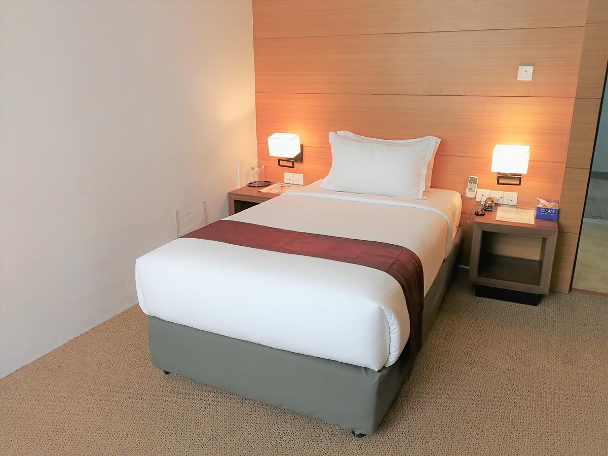 Yama Hotel & Rooftop Bar Γιανγκόν Εξωτερικό φωτογραφία